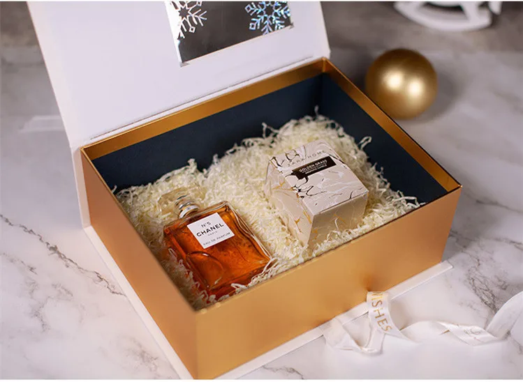 China Manufacturers White Personalized Square Rigid Perfume Bottles Luxury Cosmetic Packaging Gift Boxes