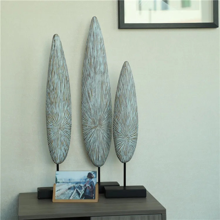 High quality classic resin decor sculptural resin crafts white home decoration for desk living room