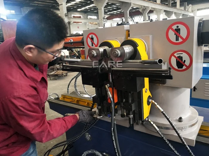 SW38A автоматический гибочный станок с двойной головкой и вращением на 90 градусов