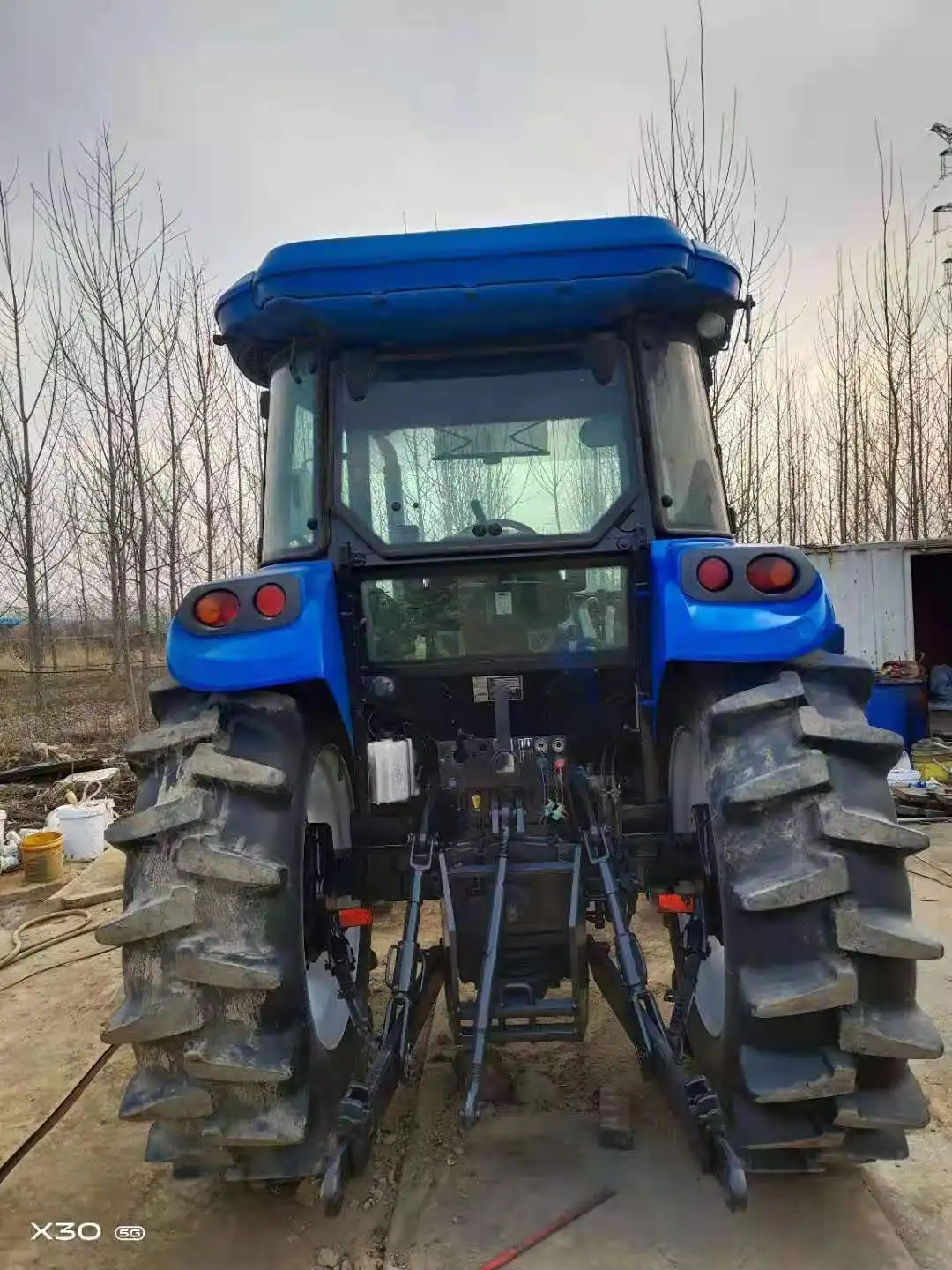  Бывший в употреблении сельскохозяйственный трактор SNH новости Holand T1104 4X4WD 110HP 100HP 90HP хорошем состоянии по низкой