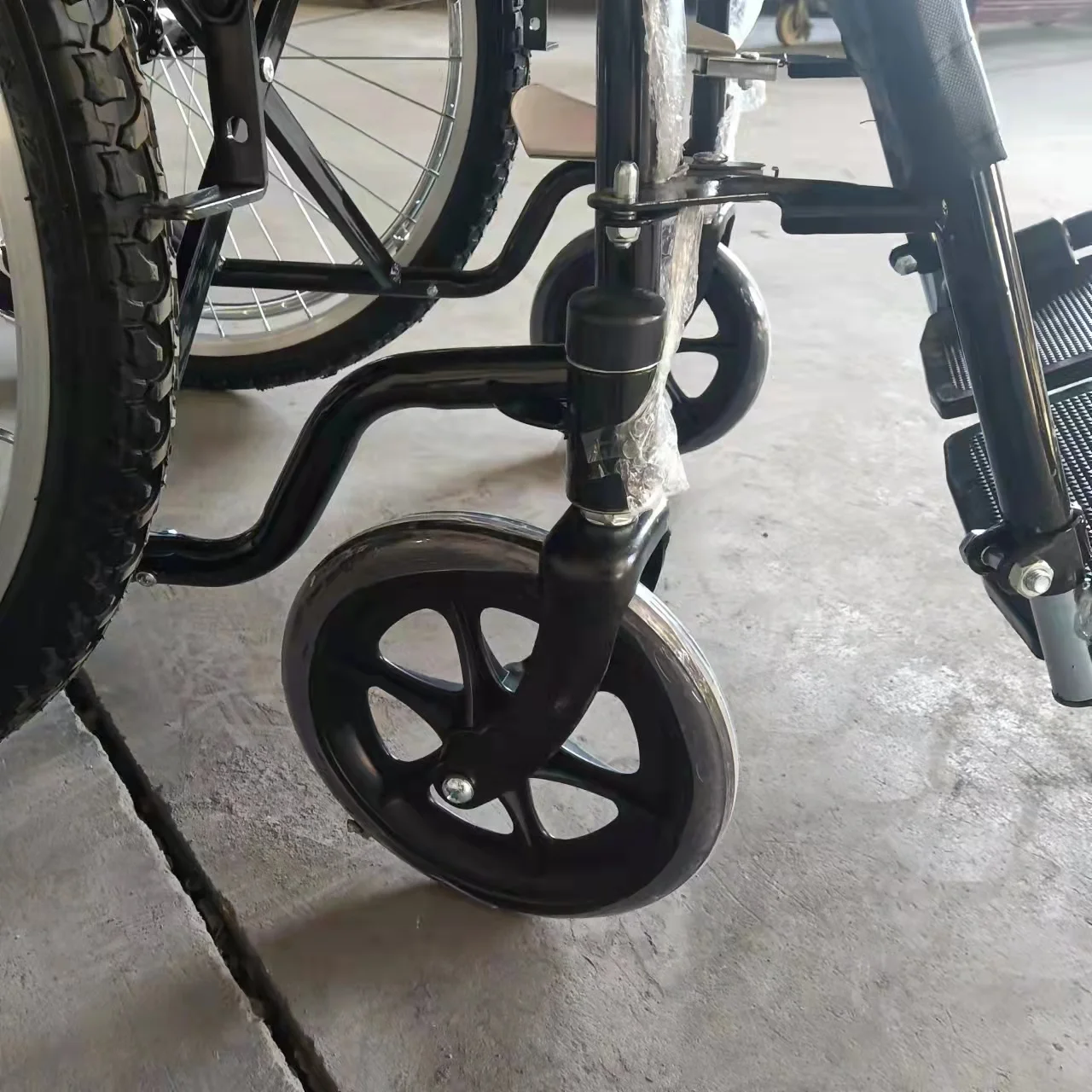 Горячая Распродажа одобренная реабилитационная ручная инвалидная коляска повышенной прочности