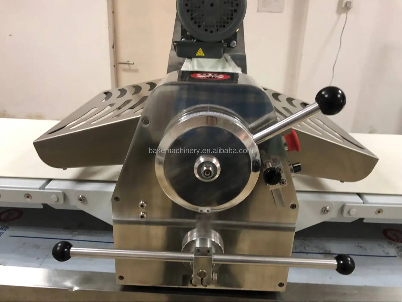 
Automatic table top bakery croissant reversible dough sheeter 