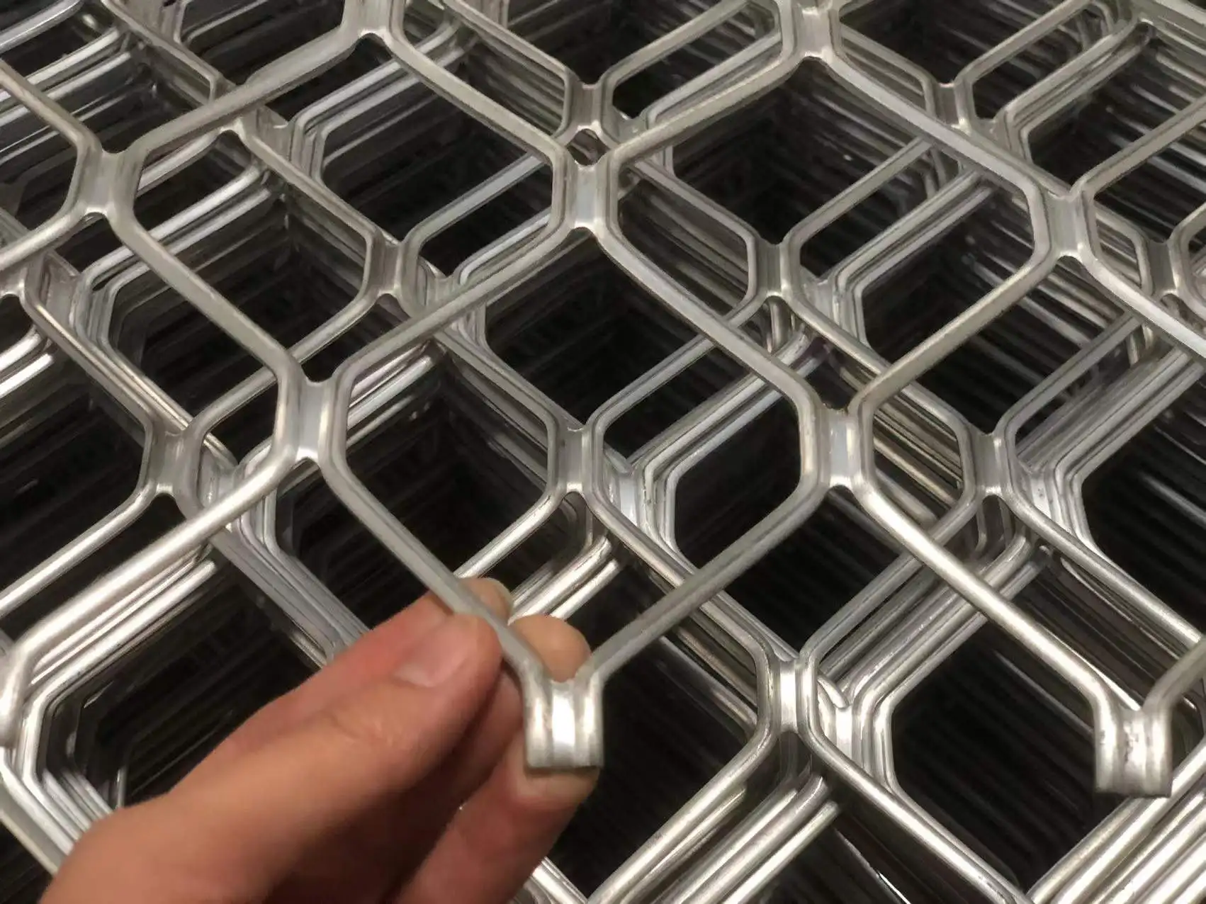Manufacture High Security Panel Cladding Diamond Hole Wire Aluminum Expanded Metal Mesh