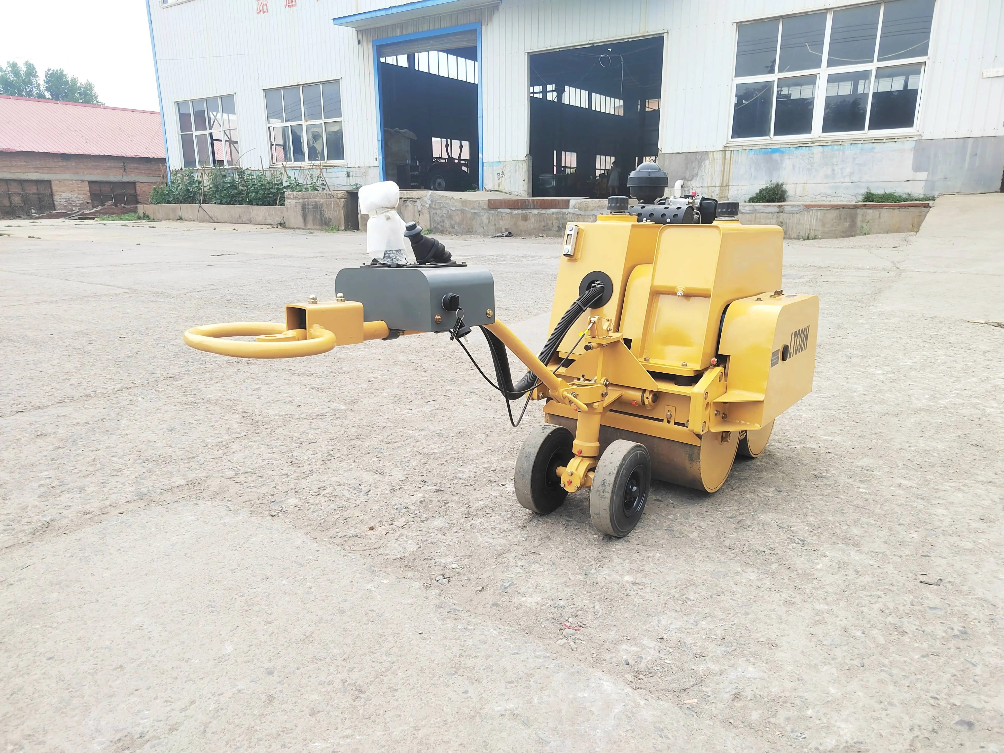 Factory Directly Customized Manual Vibrating Road Roller Road Compact Roller Machine Hydraulic Vibratory Road Roller
