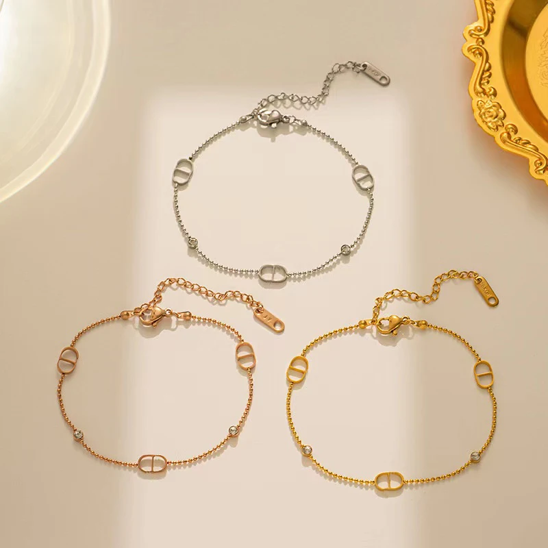 Stainless steel bracelet letter D diamond four-leaf clover heart bracelet fashion jewelry