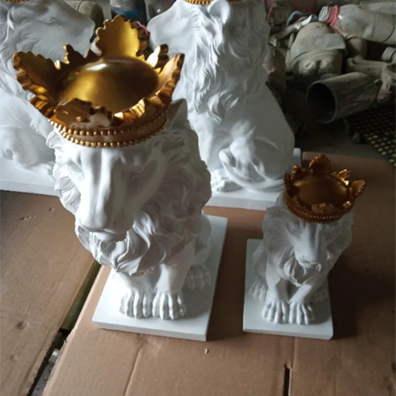 Wholesale Lion Crown Statue Lion Resin Ornament Resin Gold Crown Lion Statue