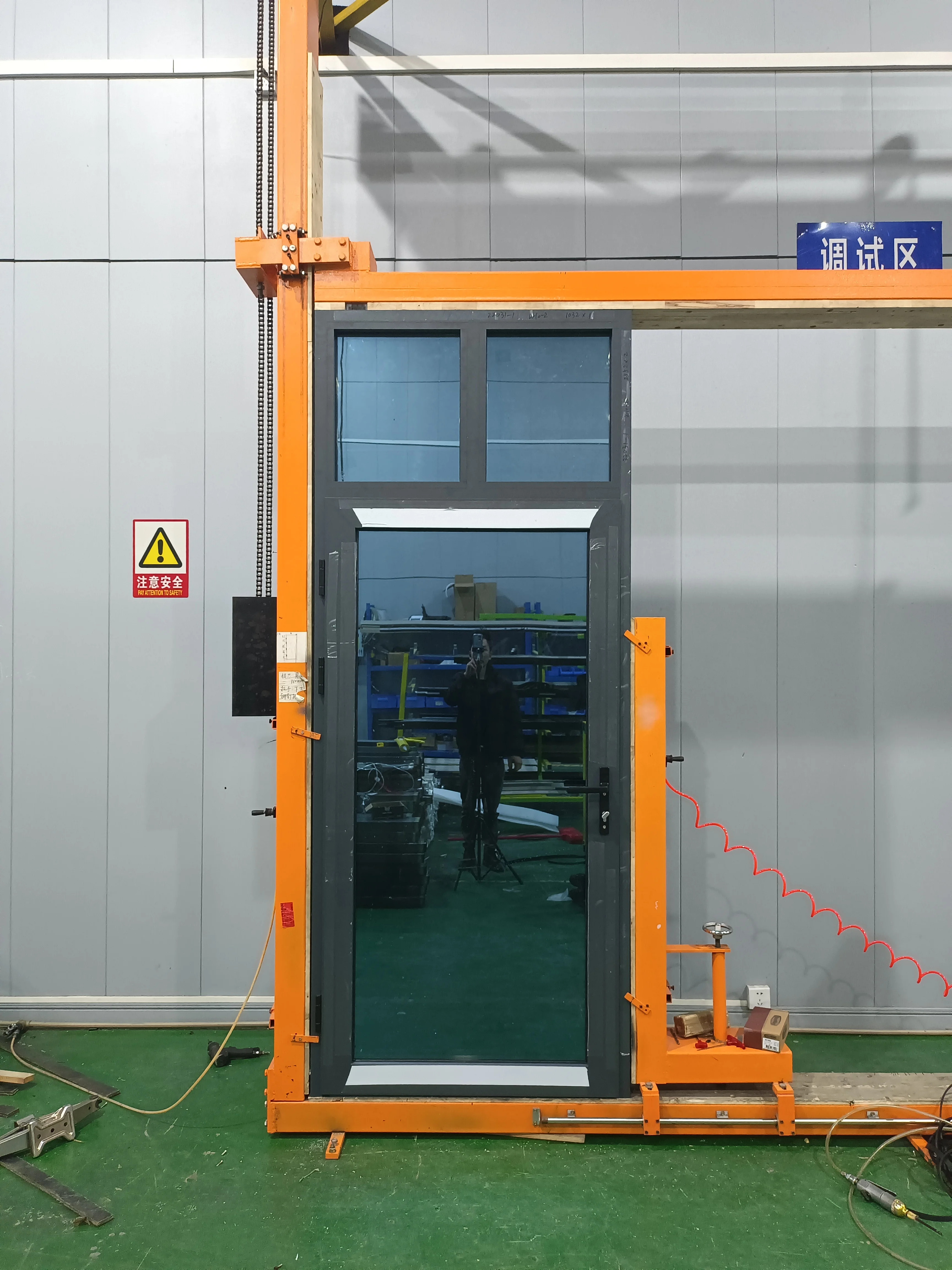 Алюминиевые окна и двери NFRC поставщик металлических раздвижных дверей с сеткой