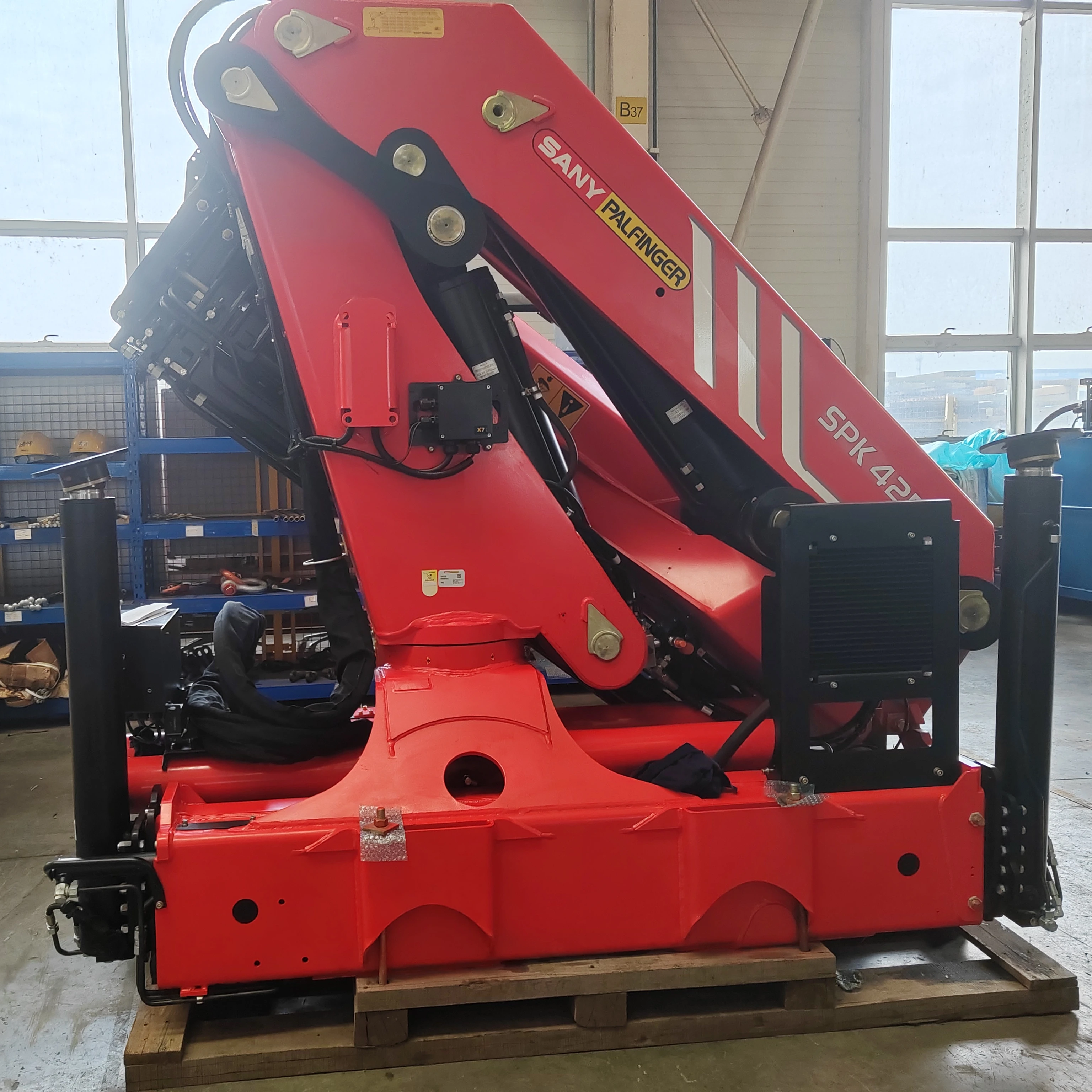 2024 Lifting Machinery 14.34 Ton Knuckle Boom Crane SPK42502 with Quality Guarantee for Sale