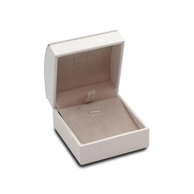 Wholesale  Plastic Clamshell Packlaging  Ring Necklace Gift Packaging Box Small Travel Jewelry Box