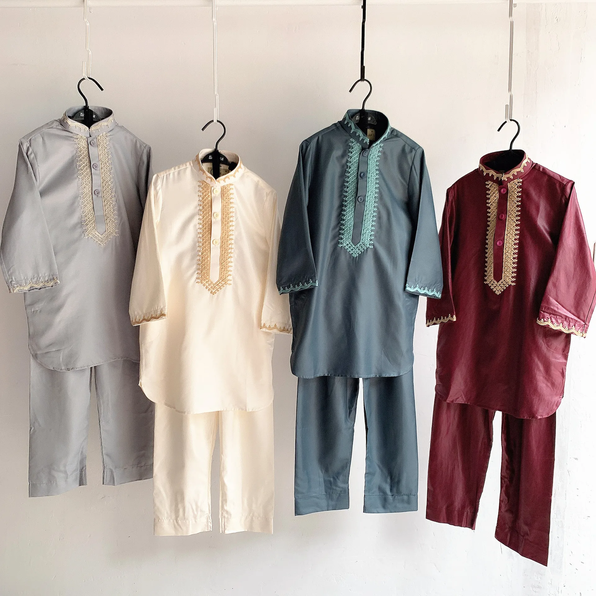 Лидер продаж 2021 детская мусульманская одежда халат Thobe Детская Арабская для мальчиков комплект Юба детей