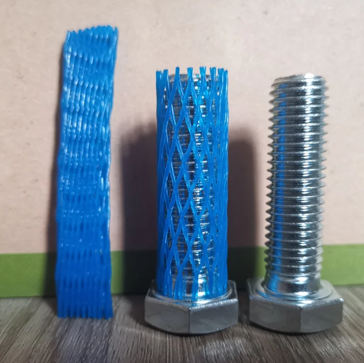 Рулоны переработанных полиэтиленовых пластиковых труб для упаковки в продаже