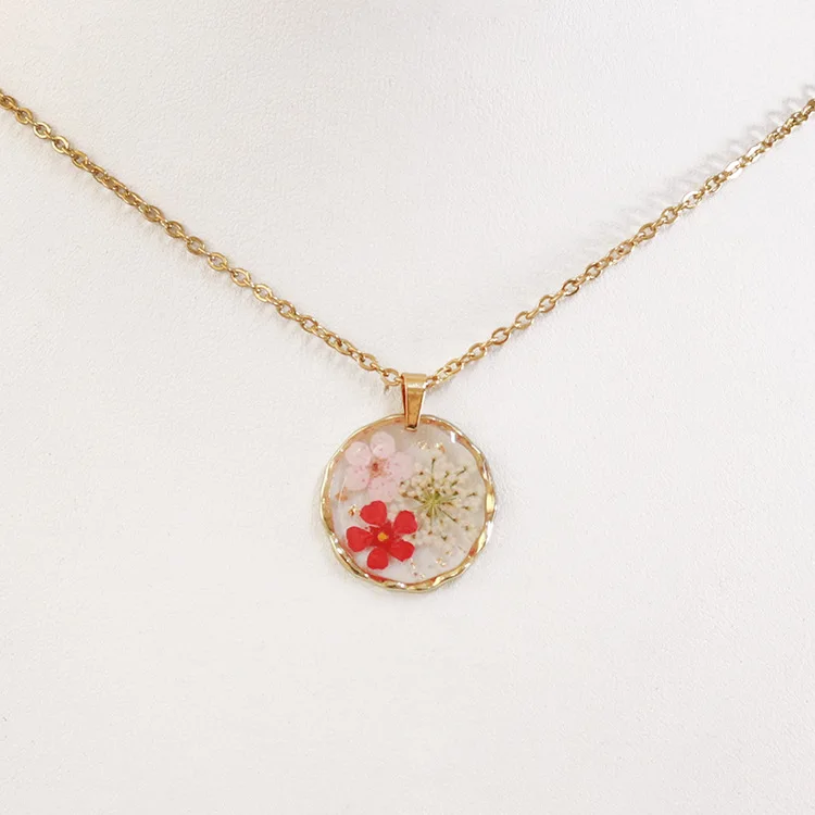 stainless steel Irregular round dried flower resin necklace true flower eternal flower retro pendant necklace factory wholesale