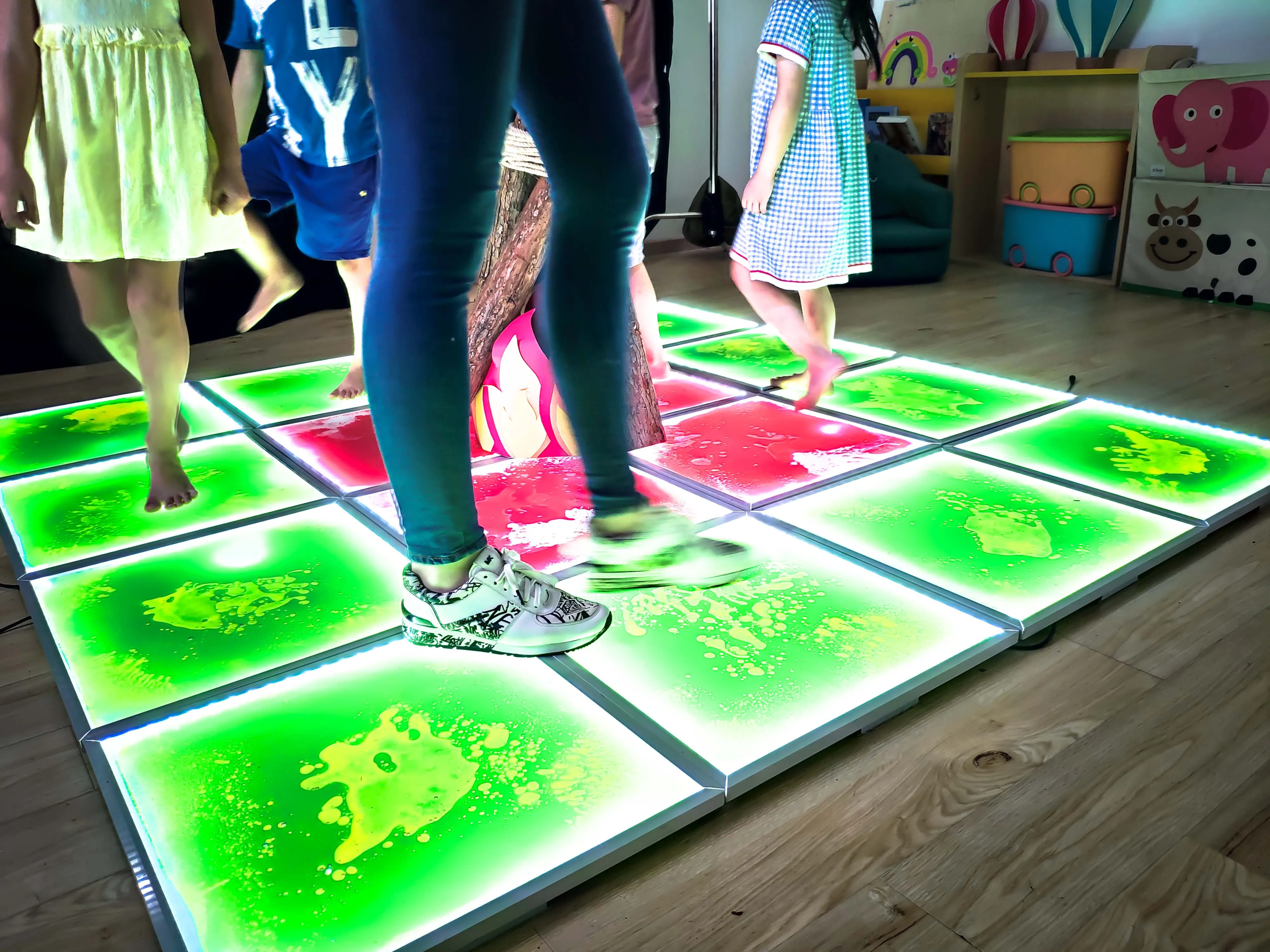 Autism Relieves Stress Liquid Sensory Floor Tiles LED Dance Floor Educational Toys Sensory Integration Training Equipment