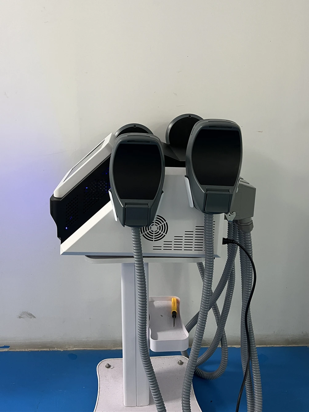 Portable hi emt EMslim EMS rf Sculpting Machine 4 Handles work at the same time