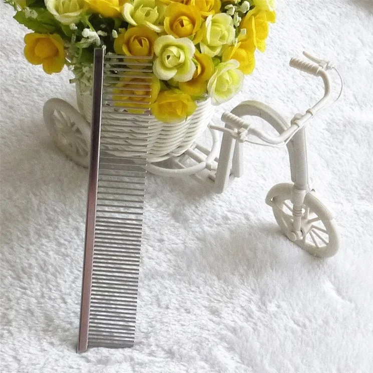 China Factory Price Metal Handle Teeth Dog Pet Cat Animal Poodle Hair Comb