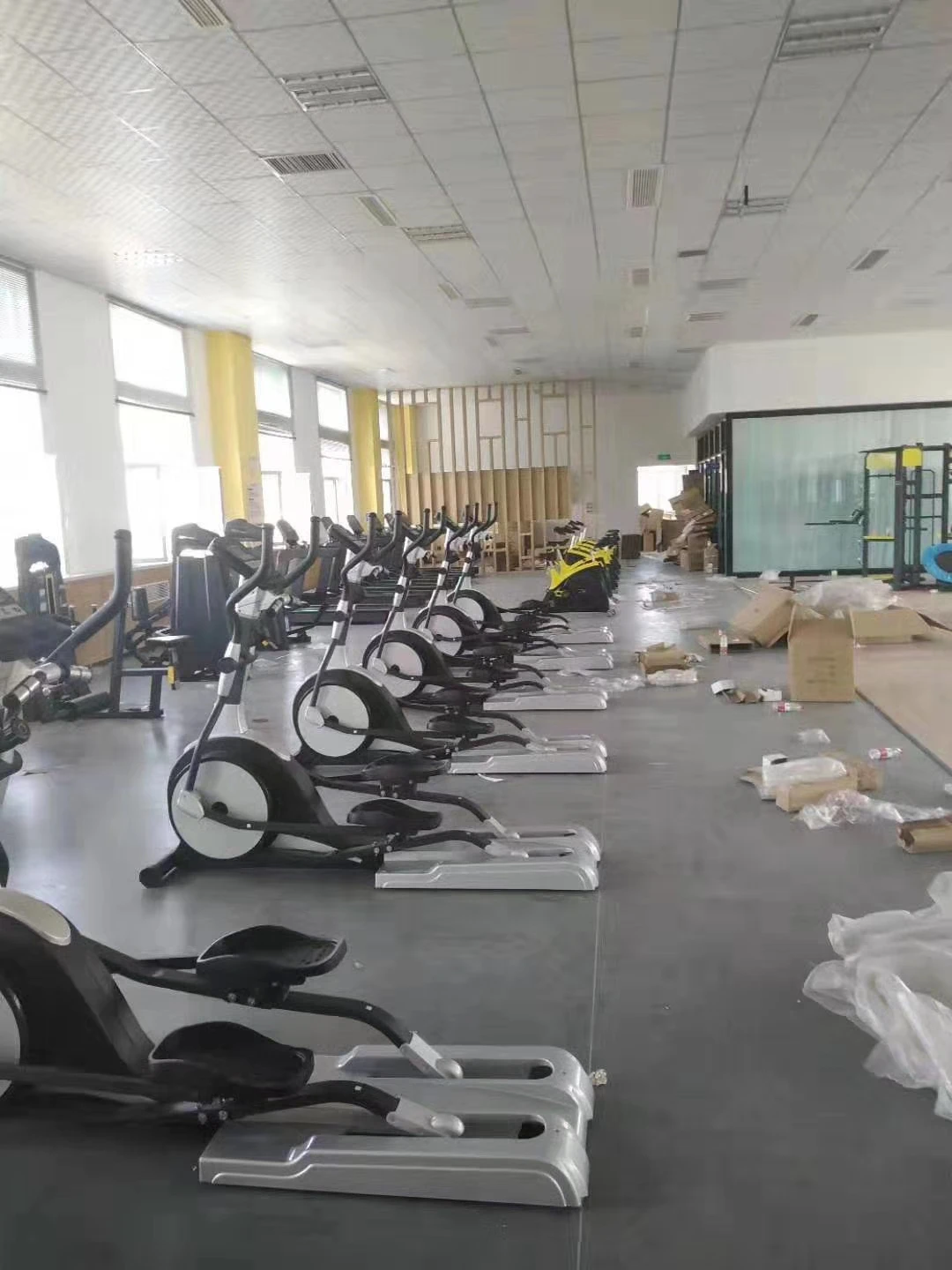 UG Health Tech Cross Trainer Gym Equipment LE-20 Elliptical