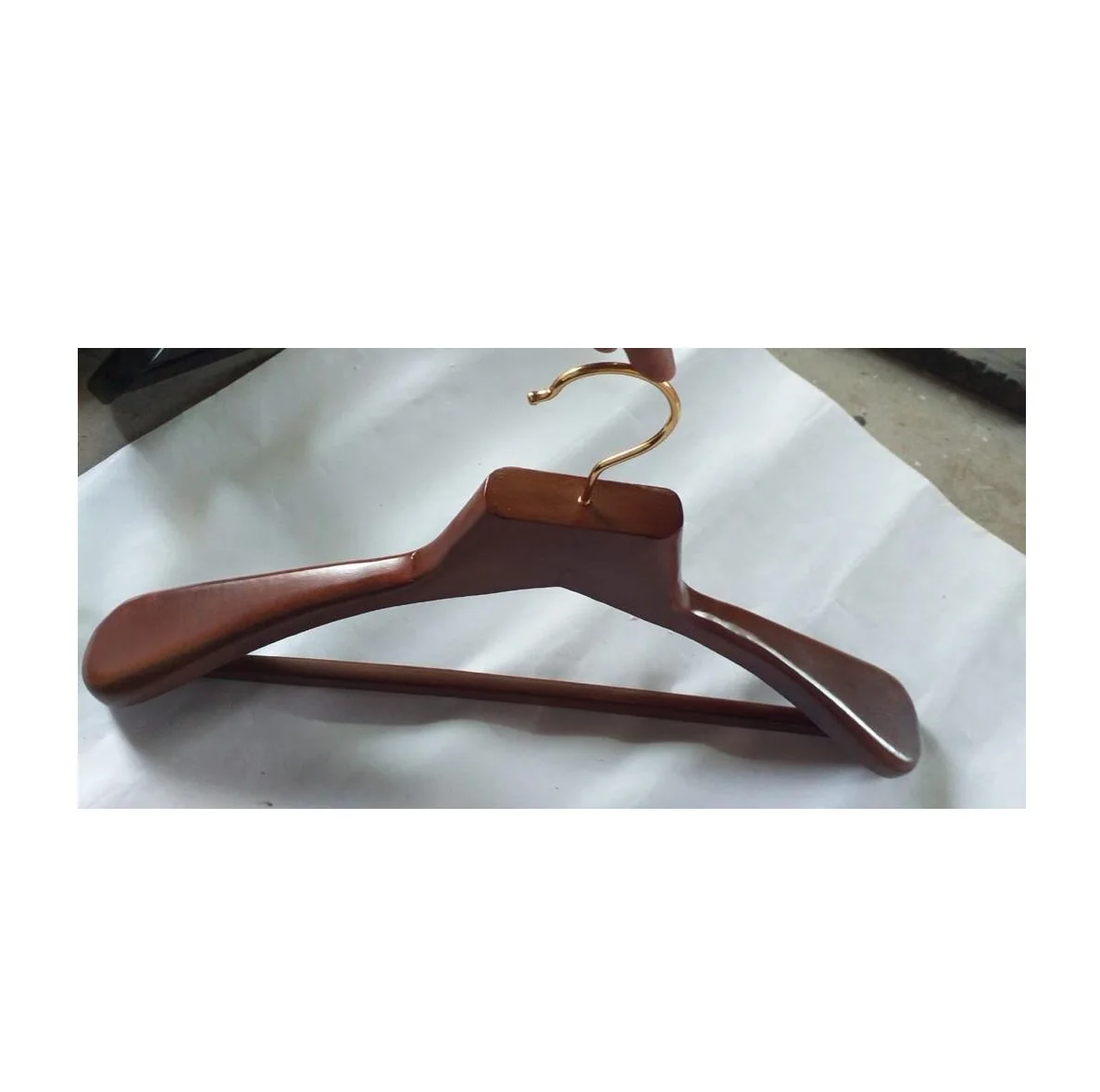 Top Stylish Manufacturer High Quality Wooden Hangers For Cloths Latest Design For Best Selling And Trending Home Accessories