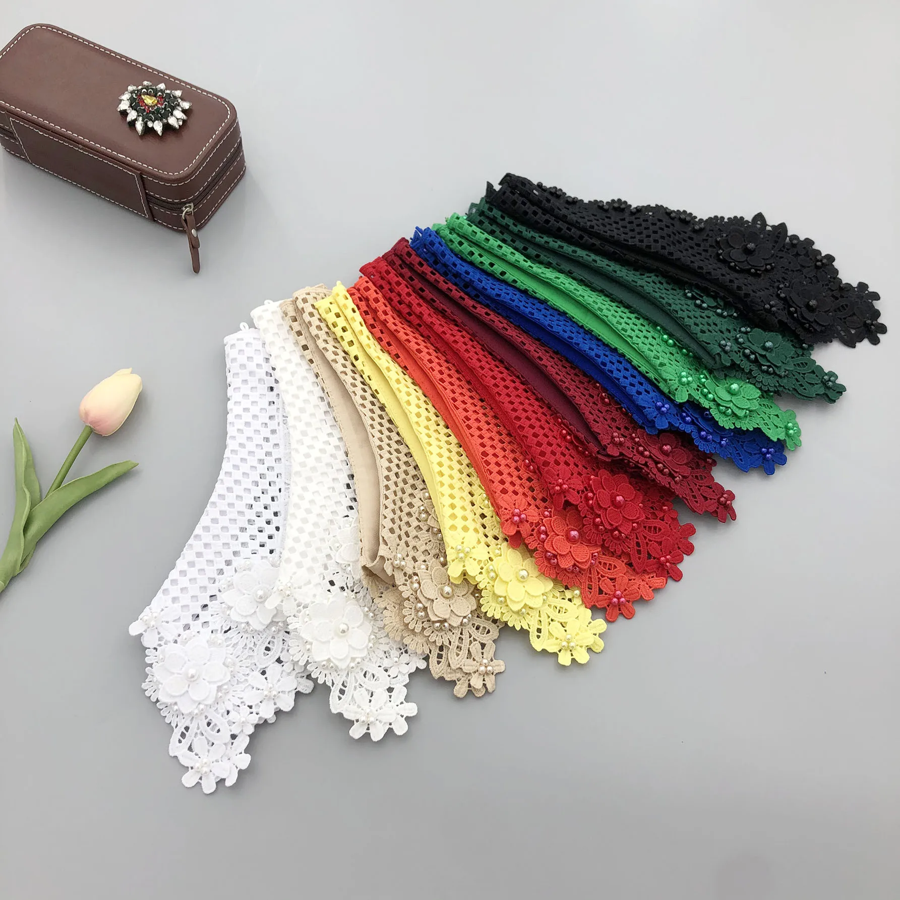 Hot Selling Openwork Embroidery Design Detachable Embroidery Shirt Fake Collar