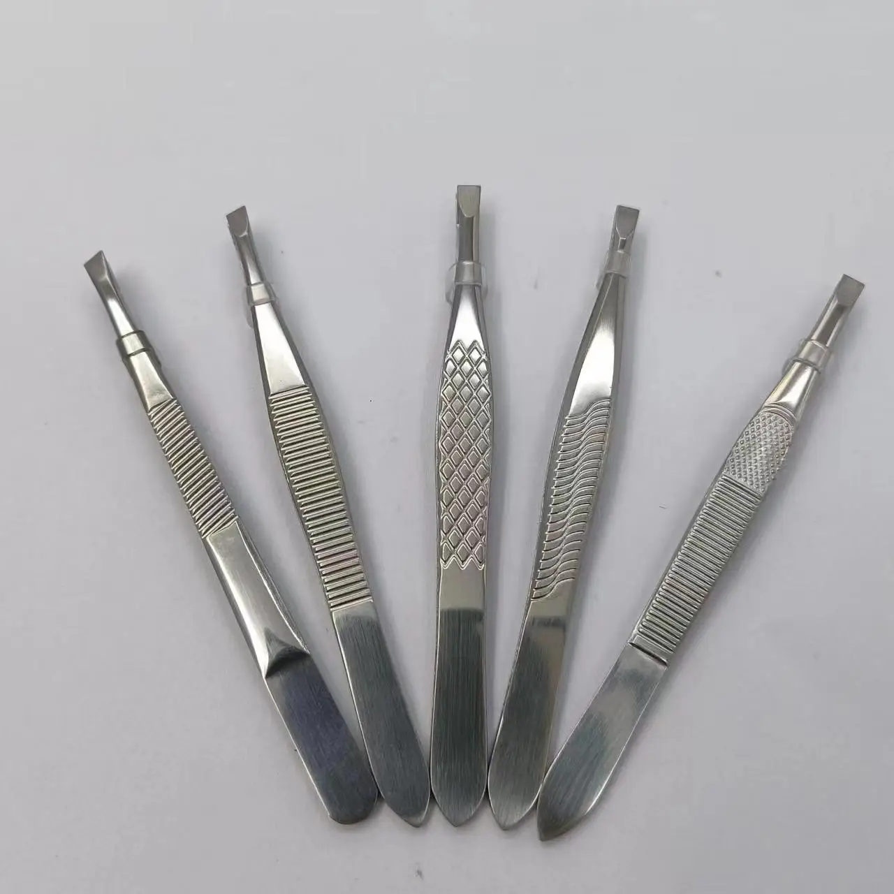 Factory Direct Selling Gold Silver Tweezers Elegant Design Household Makeup Cosmetic Tweezers