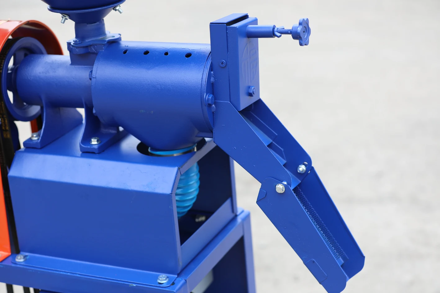 Home Use Automatic Millet Paddy Wheat Flour Mini Maize Combined Rice Mill Machine