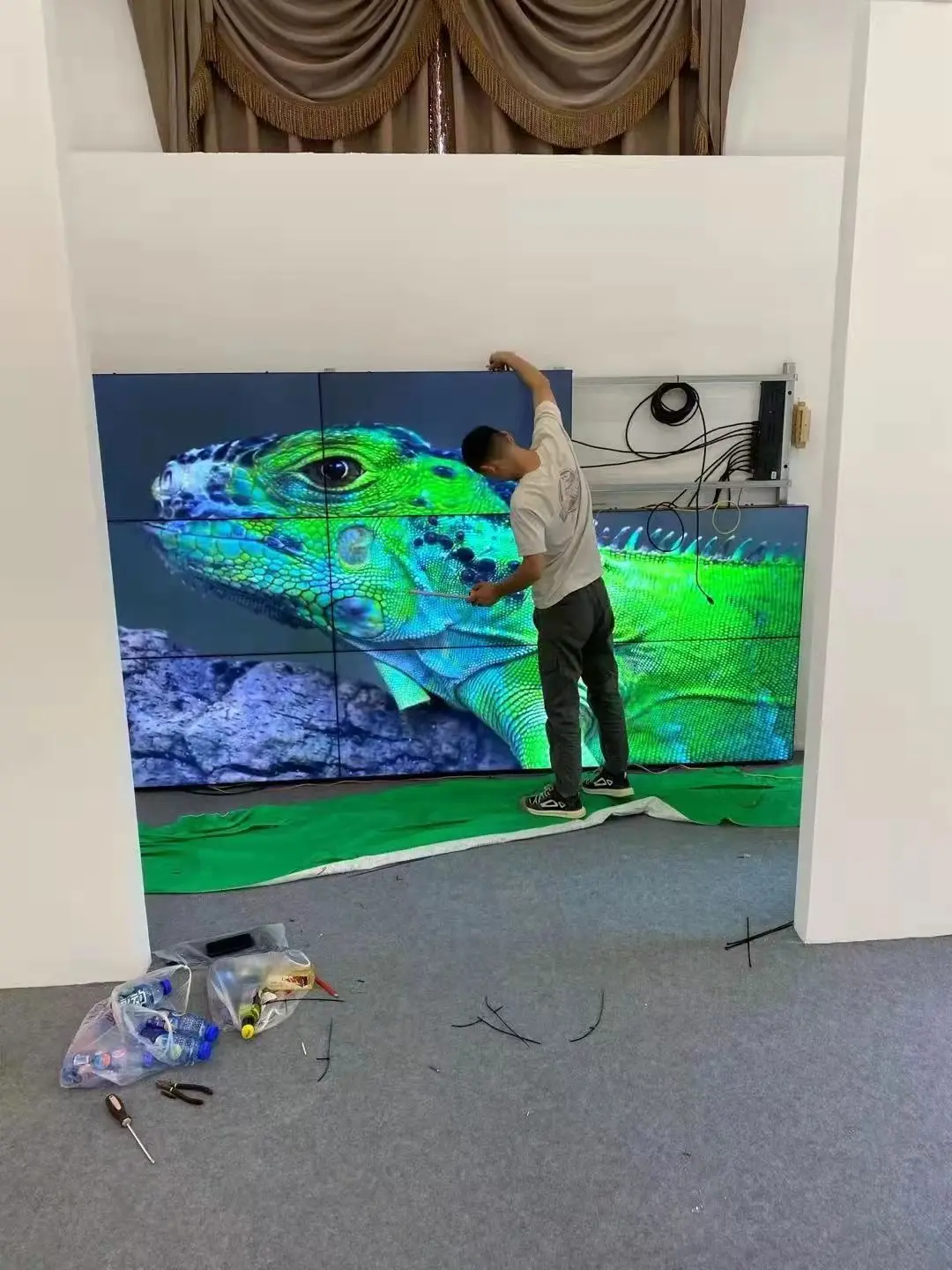 [15 years factory] MLT Indoor DID LCD video wall panel matrix splicing screen seamless 1.8mm video wall for advertising display