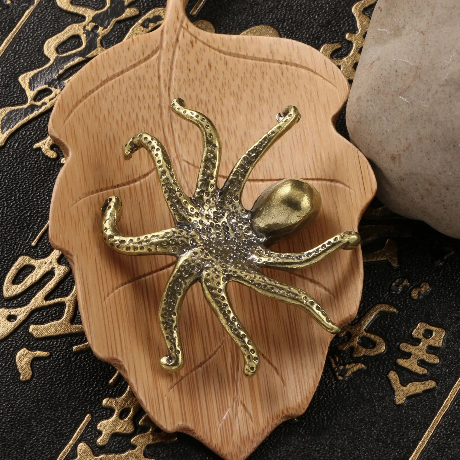 Creative octopus brass ornaments Octopus decoration marine animal crafts