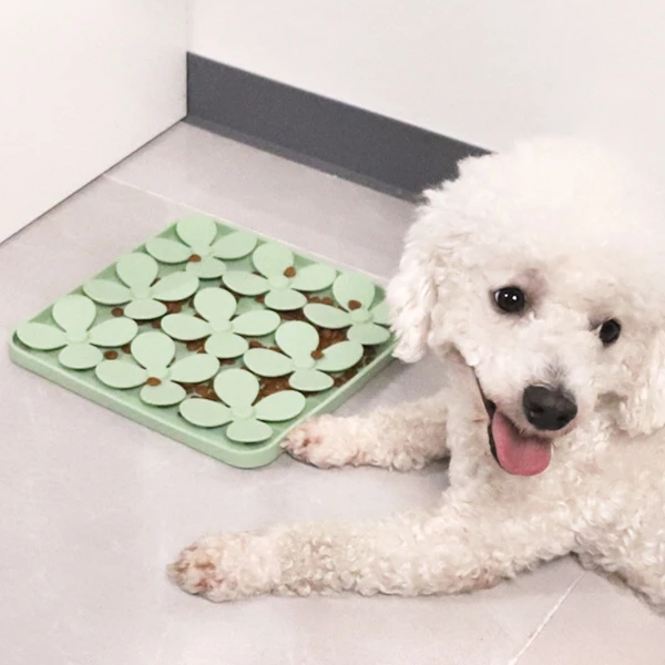 Eco Friendly Silicone Snuffle Mat Vogue Dog Sniff Mat Combined Pet Lick Mat   for Smell Training Slow Eating with Suction Cup