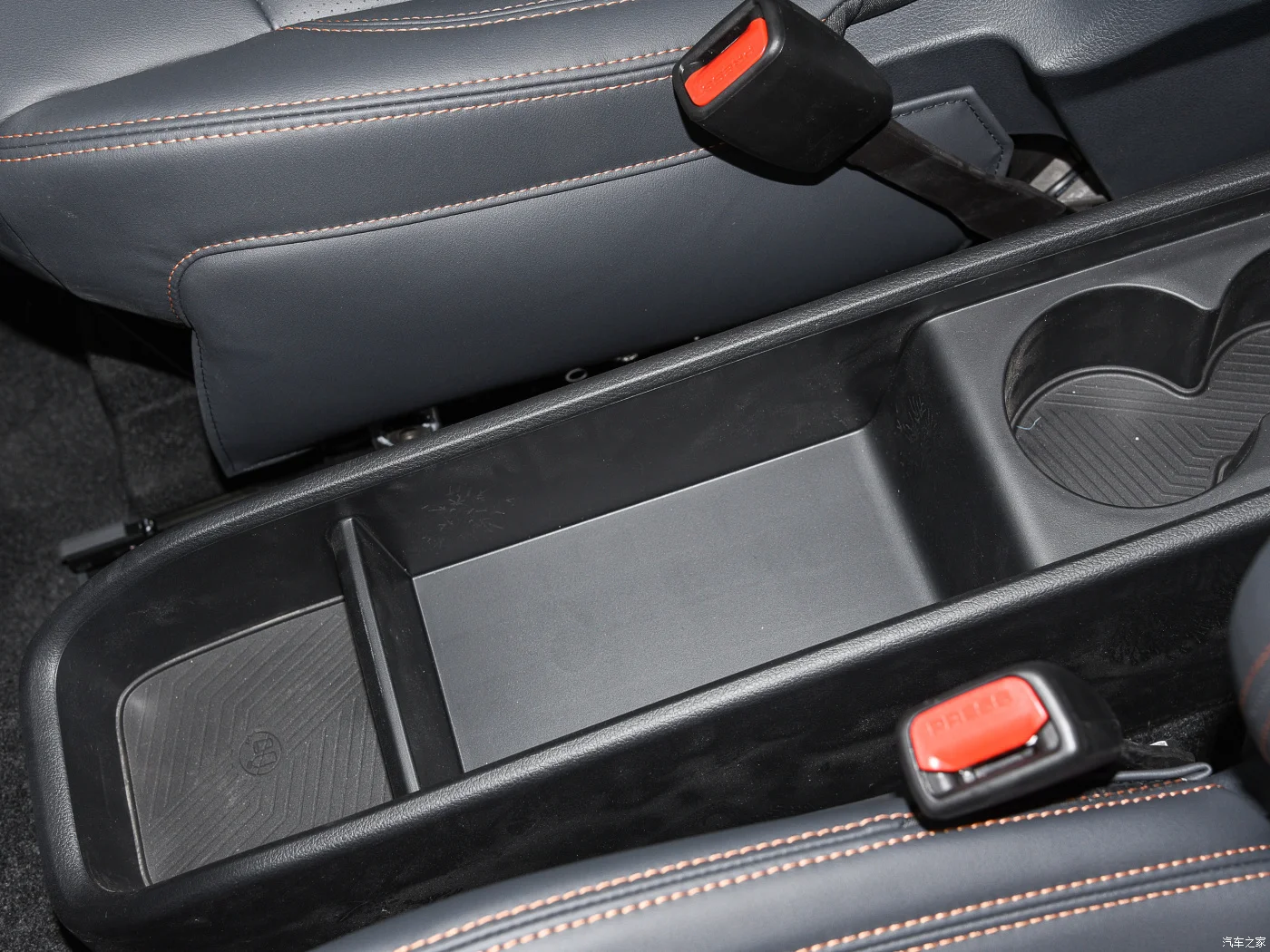MPV Электрический Автомобиль FAW Besturn NAT 2023 PRO Comfort Travel Edition 419 км хорошее качество и низкая цена автомобиля