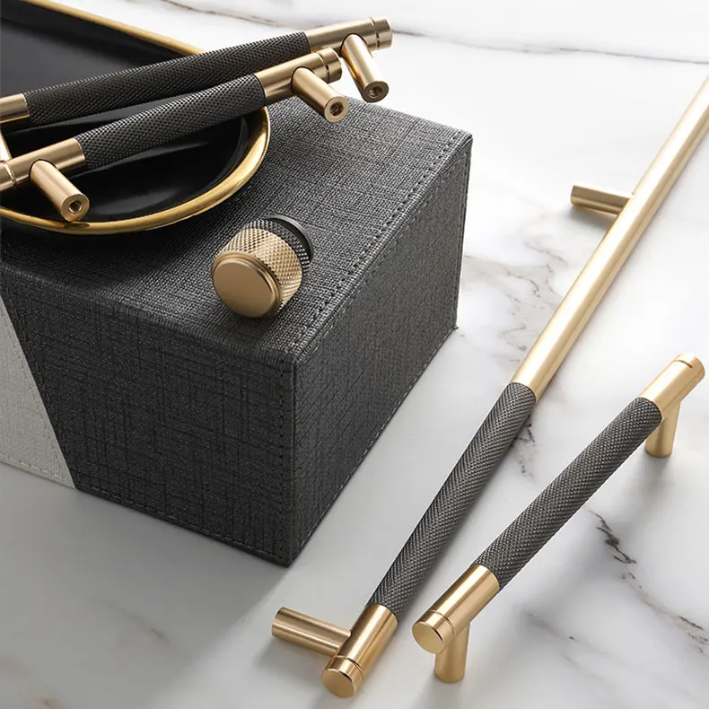 Nordic style light luxury transparent crystal handle wholesale cabinet door wardrobe handle zinc alloy three-color door handle