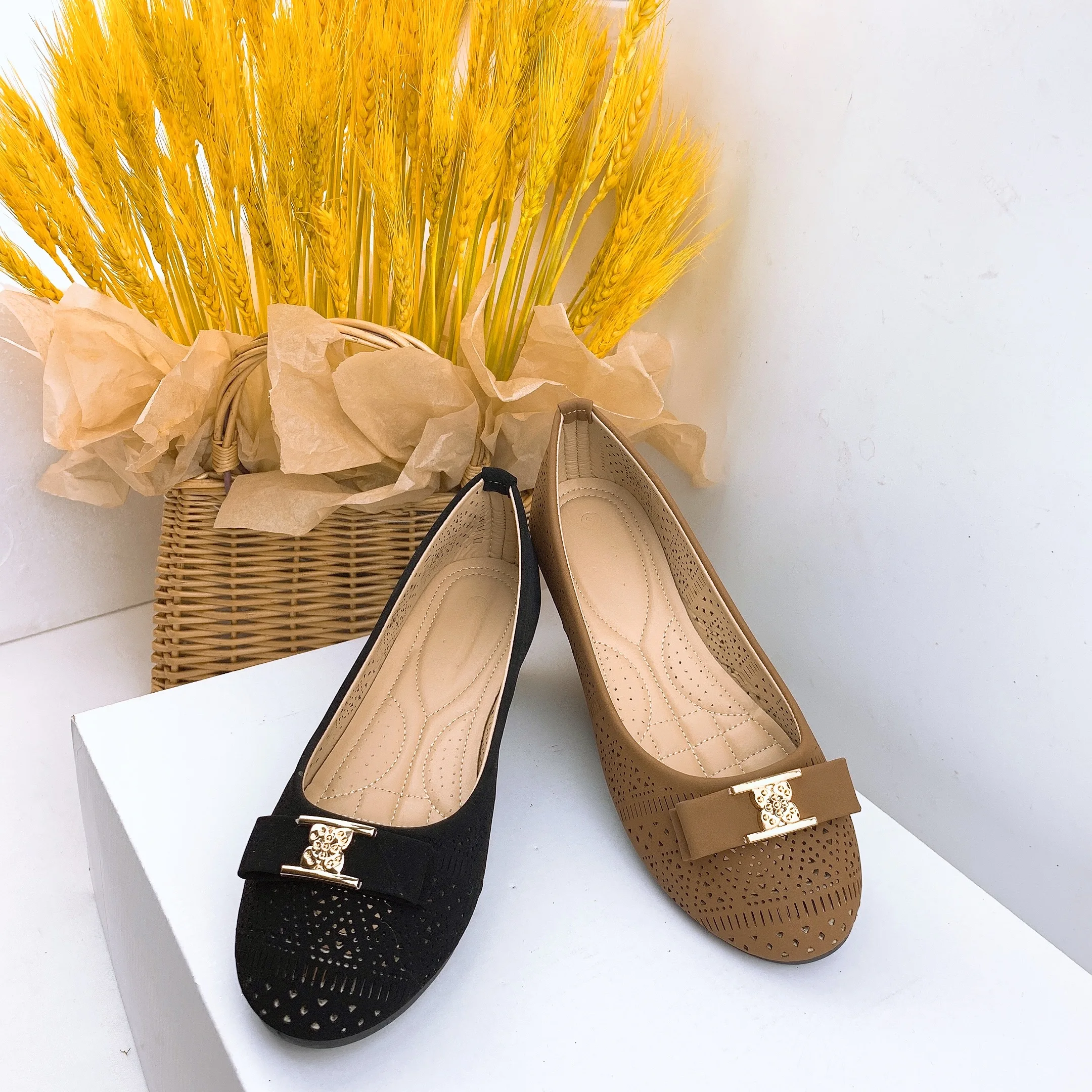 Loafers ladies sandals Elegant and soft Flats Shoes mother shoes