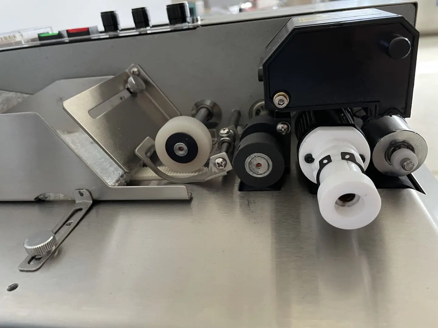 Semi Automatic Continuous Manual Card Label Batch Expiry Date Solid Ink Coding Machine