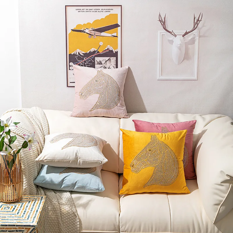 Luxury High Grade Horse Pattern Small Zircon Insert Multi-color Geometric Throw Pillow Cover For Decor