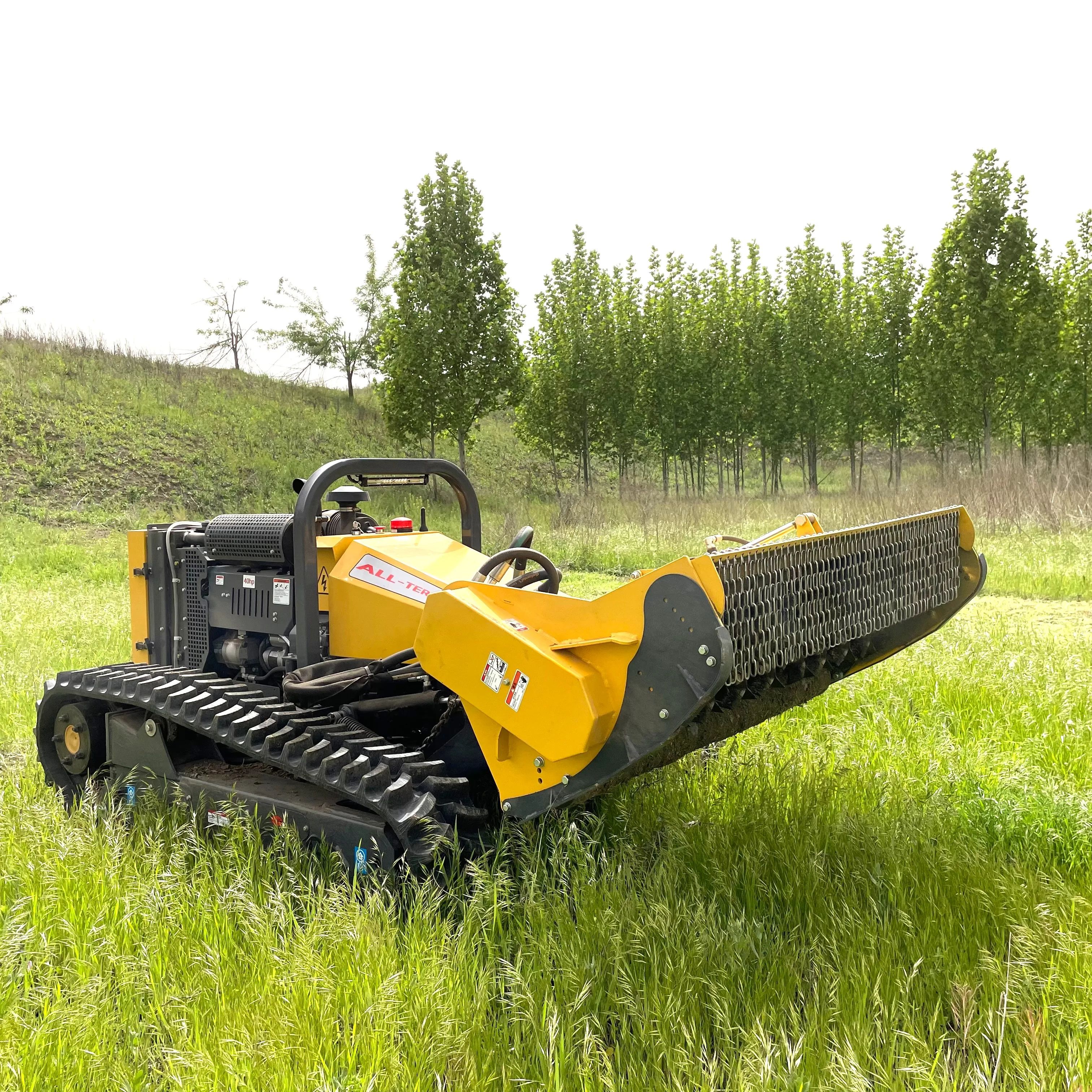 Professional 40HP Remote Control Lawn mower Intelligent Wasteland Grass Shrubs Tree Cutting Machine 55 degree Slope Cutter Mower