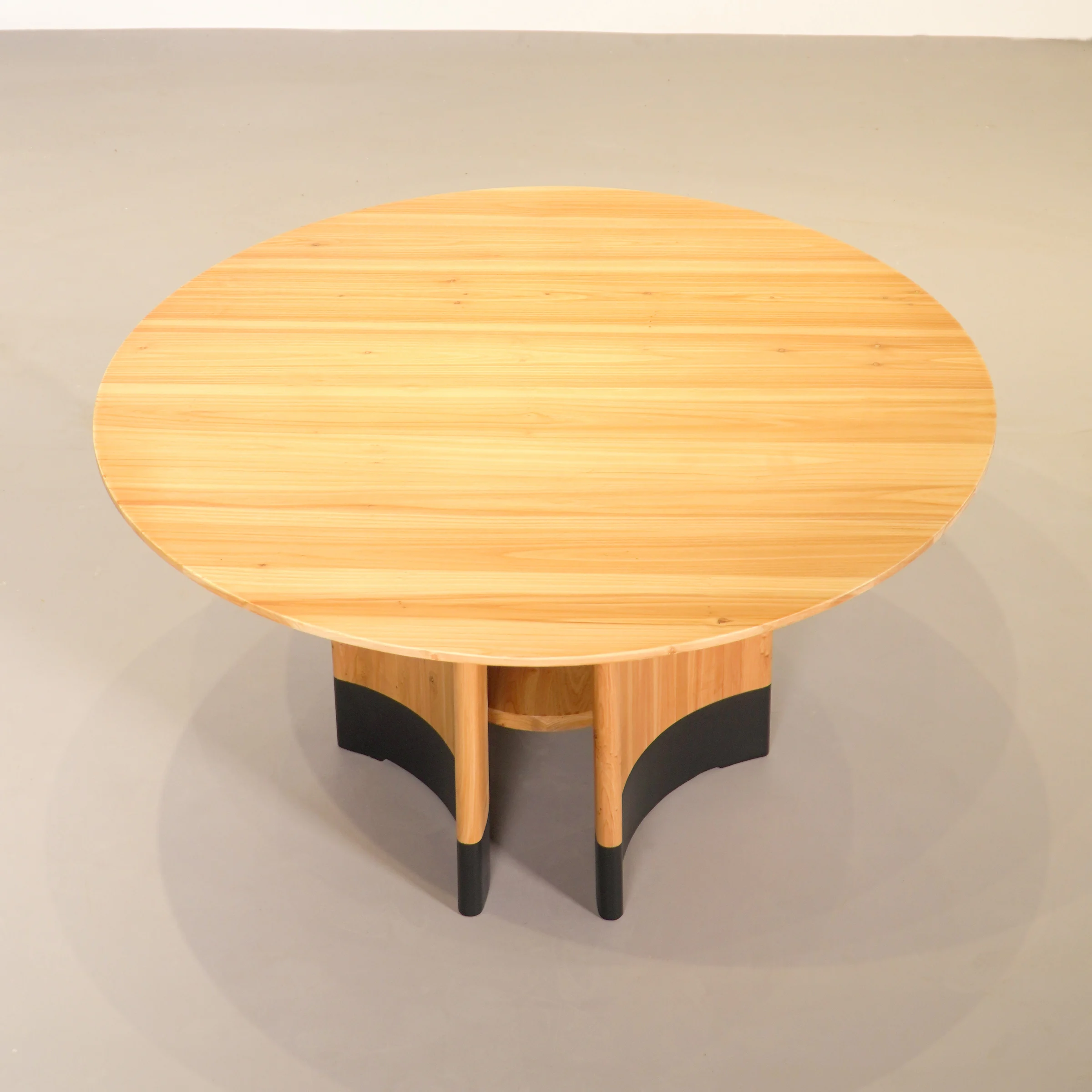 Round Wood Coffee Center Table, Side Table with Storage Open Shelf,2 Tier Solid Wooden Coffee Tables for Living Room