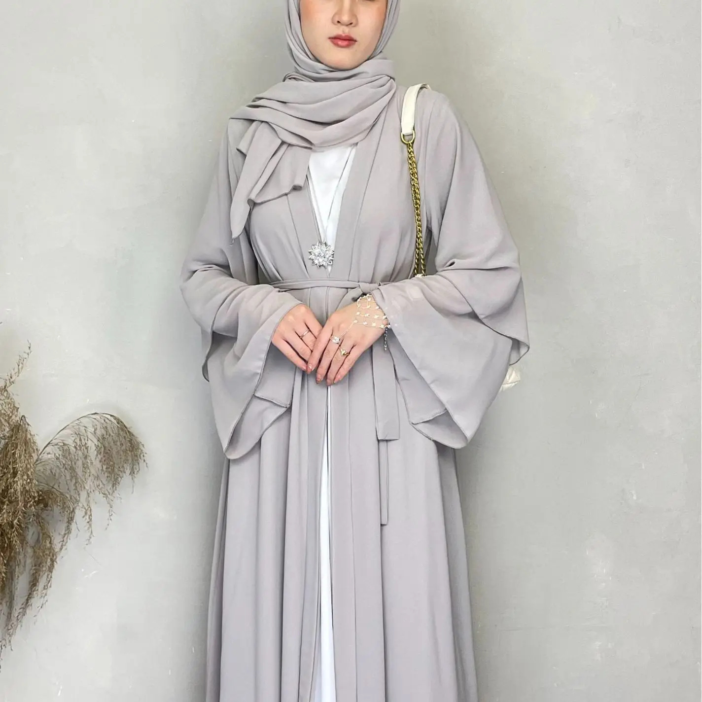 Wholesale 2024 Latest Open Abaya Designs Elegant Qatar Muslim Wear Clothing Maxi Turkish Islamic Dress For Islamic Women