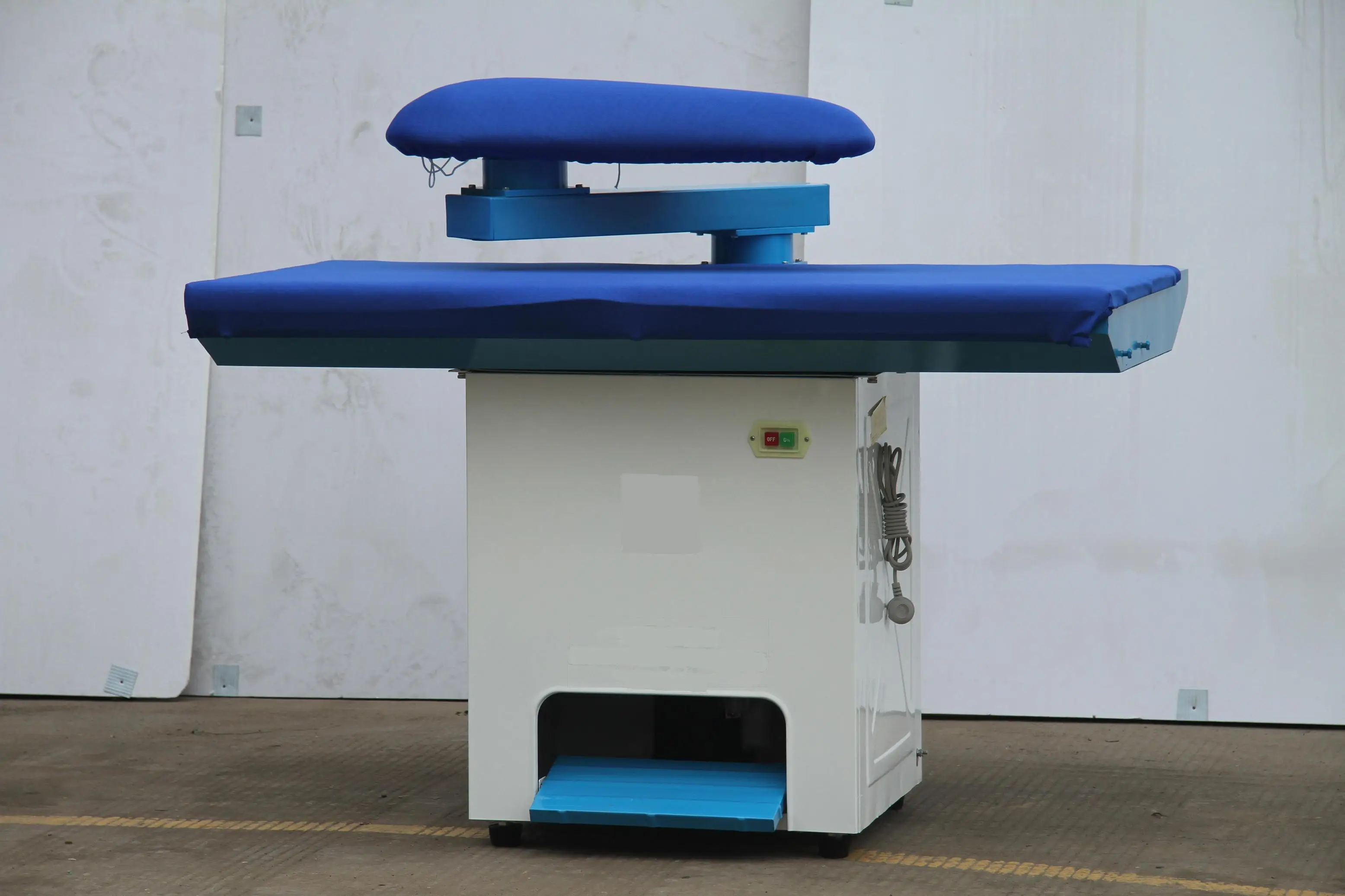 Hotel Vacuum shirt steam press ironing table price