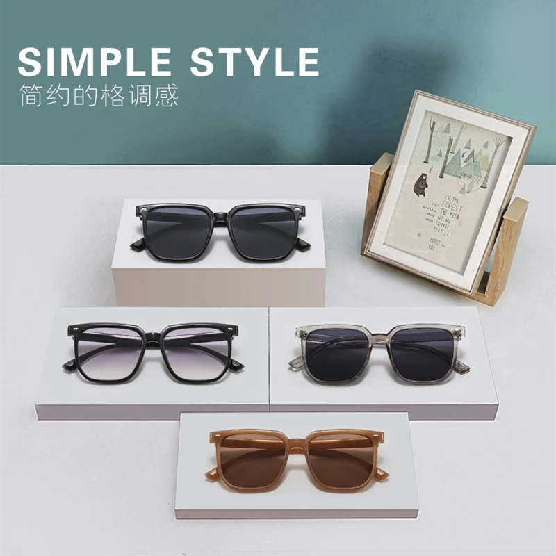 Unisex Luxury Fashion Sunglasses with UV400 Lenses PC Frame Material for Male and Female