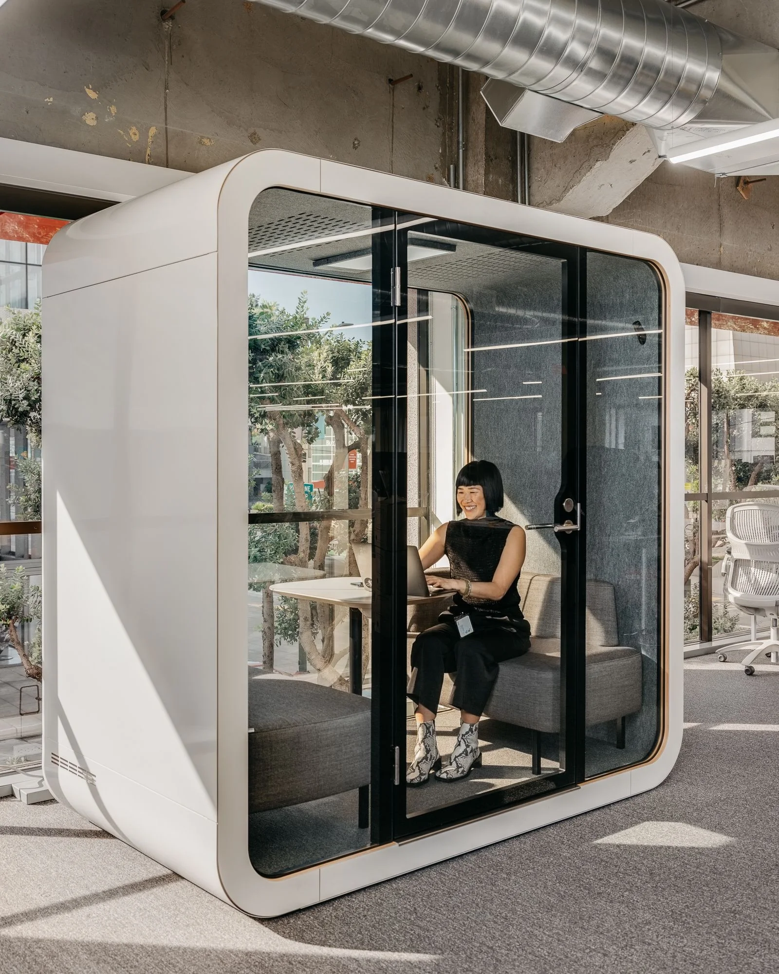 Outdoor Aluminum Frame Office Pod Waterproof Garden Soundproof Booth with Better Sound Insulation for Living Room & School Use