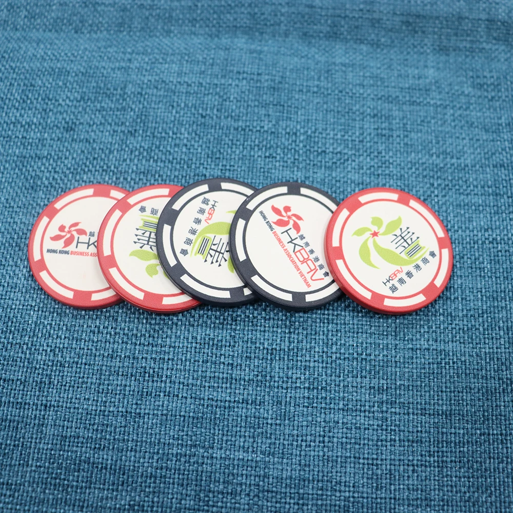 Пользовательские казино фишки логотип 12 г керамические покерные 2 игральные карты монеты с алюминиевой коробкой