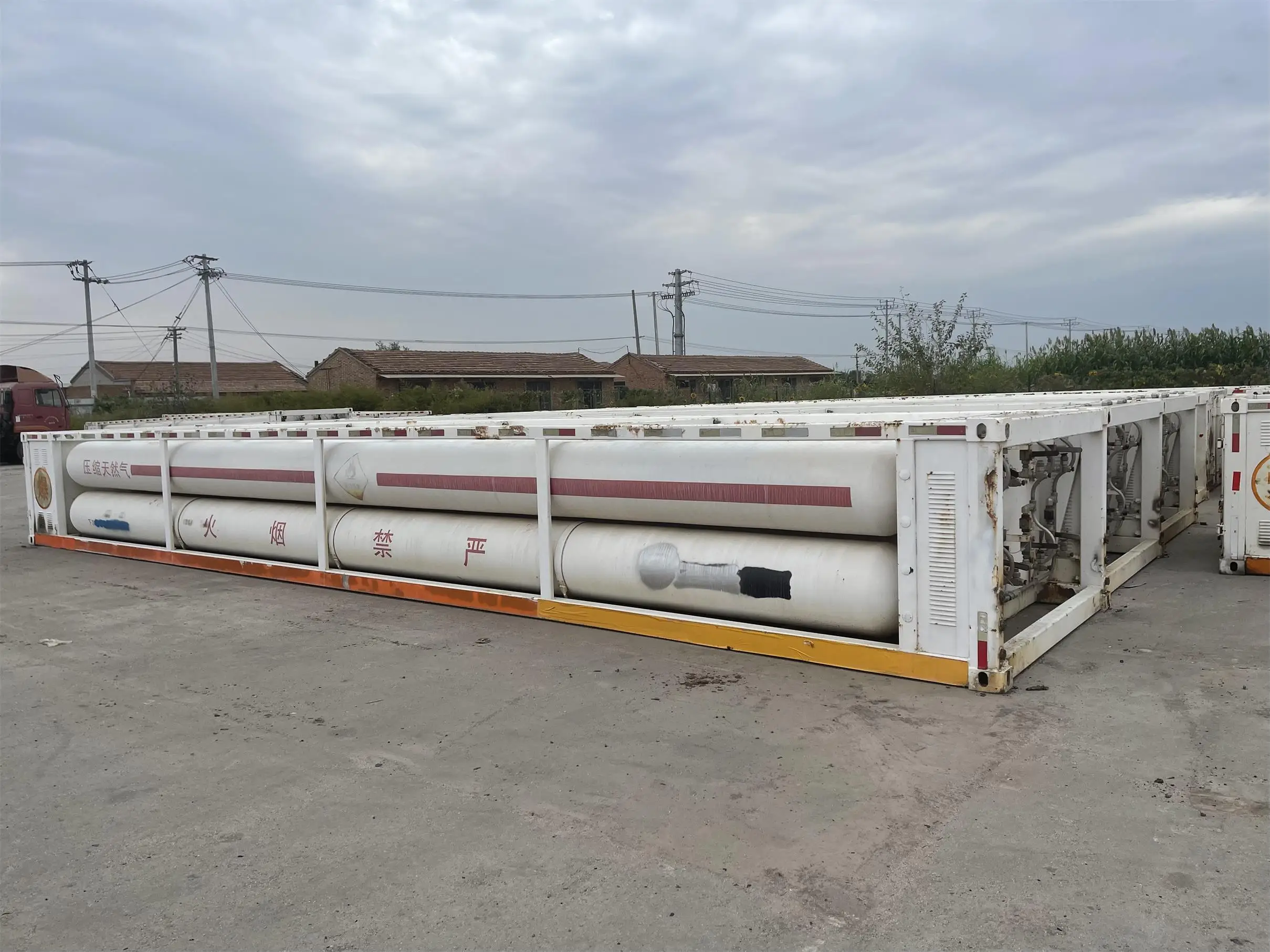 The Best Price 3 axle 6 tubes CNG truck gas tank trailers trailer for Natural Gas transporting