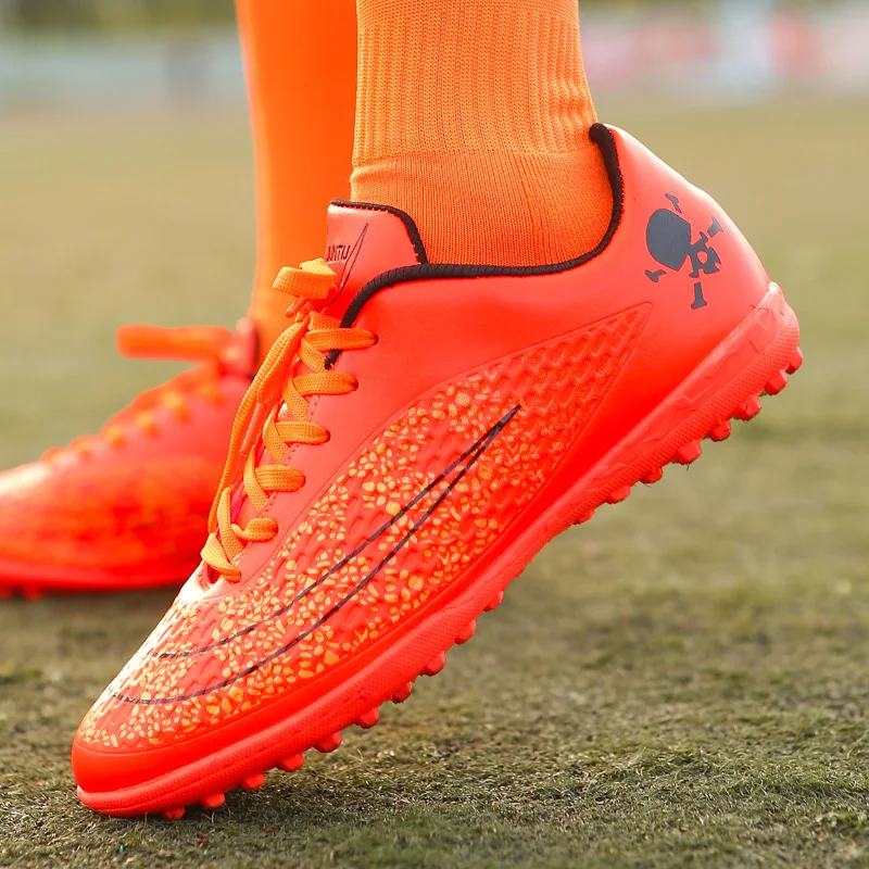 fitness low cut slippery upper blight color soccer shoes original for american