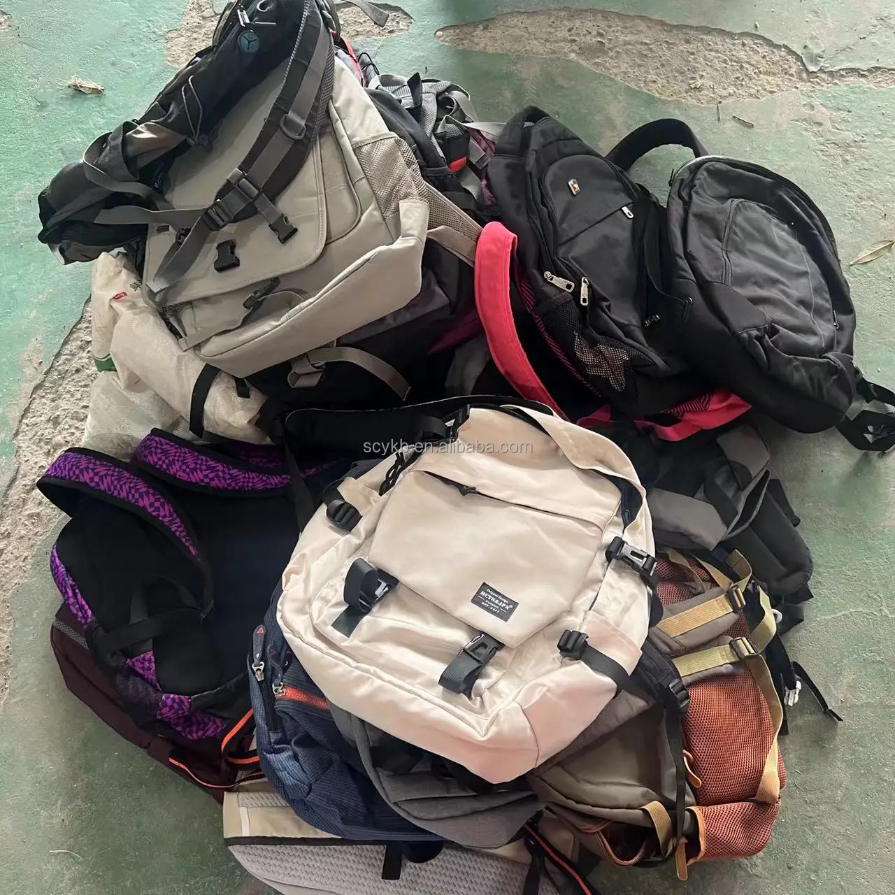A8 Used bags branded backpacks wholesale second hand outdoor bags in bale 2nd in Italy for men ukay school bag