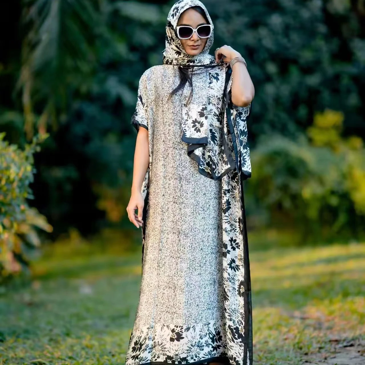Whosale 2024 new style ladies african clothing ethnic free size satin silk printed long Kaftan plus size muslim women dress