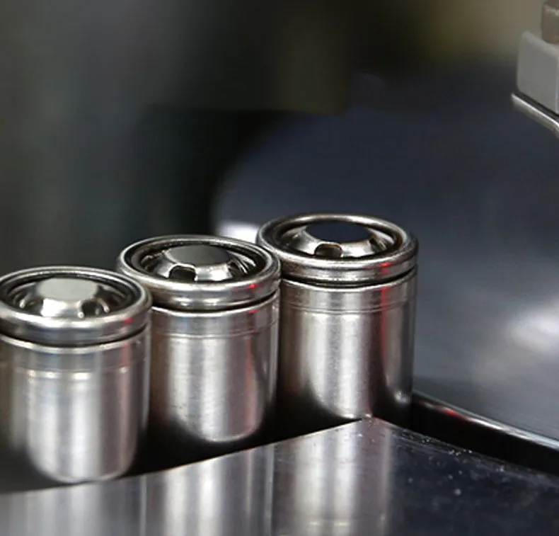 High Discharge Flat Top Baterai 3.7 Volt 2550 mah ICR Small Rechargeable Li-ion 18650 Lithium Ion Battery Production Line