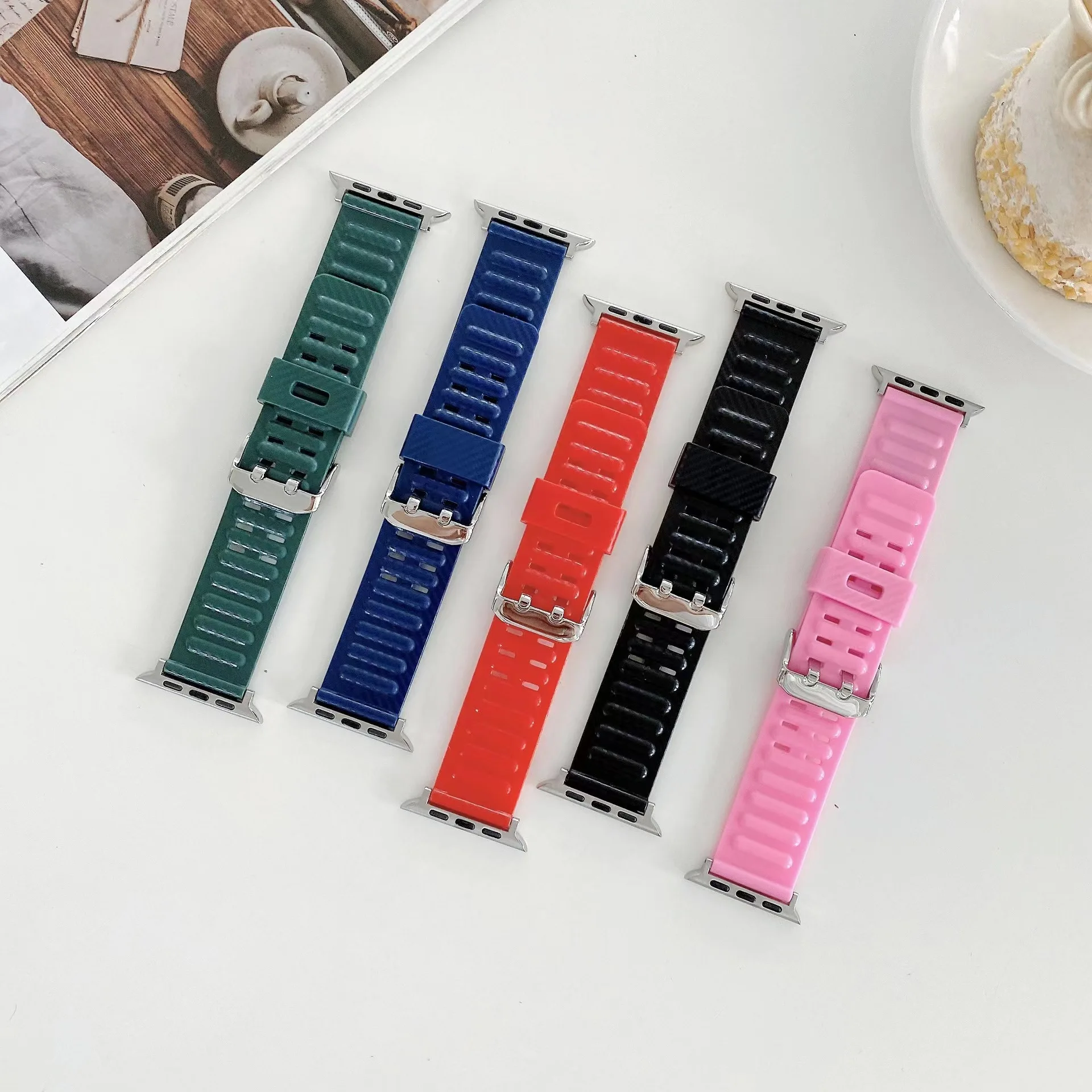 Anti-fall Watch Accessories TPU Silicone Case for Apple Watch Series 7 6 5 4 SE Full Protective Case Cover with Watch Band Strap