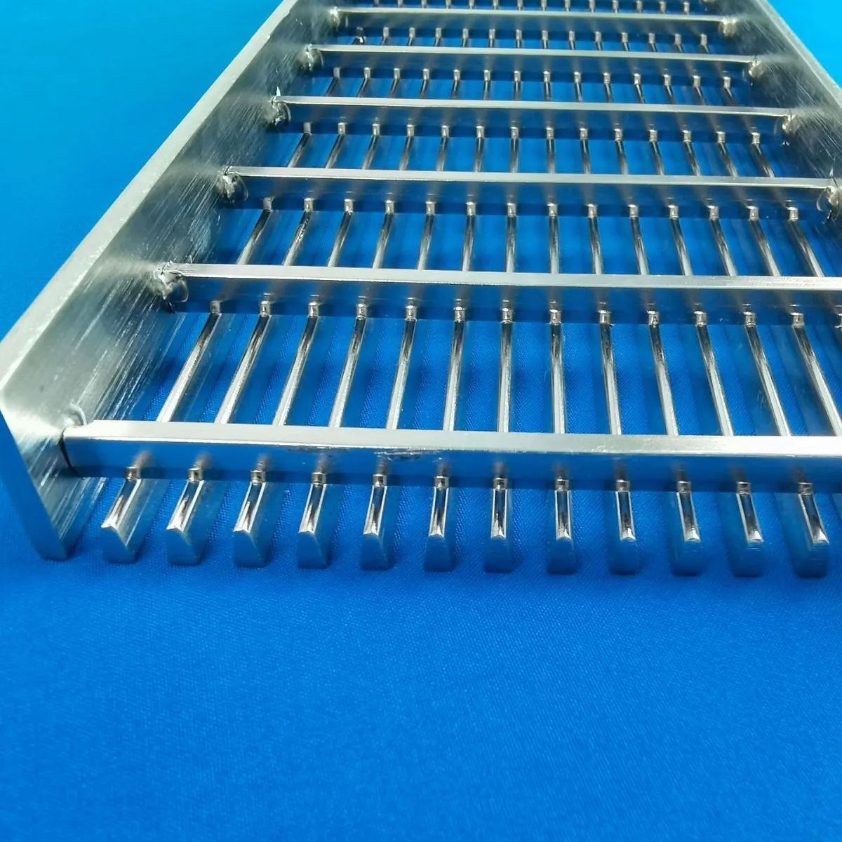Heavy Duty Stainless Steel Grating for Building Walkways Ss 304 316 Stainless Steel Grating for Swimming Pool