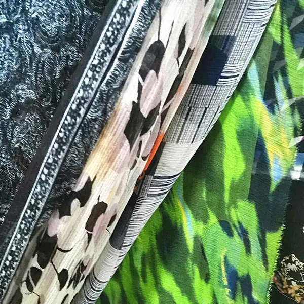 silk like chiffon /Poly material  printed woven chiffon fabric