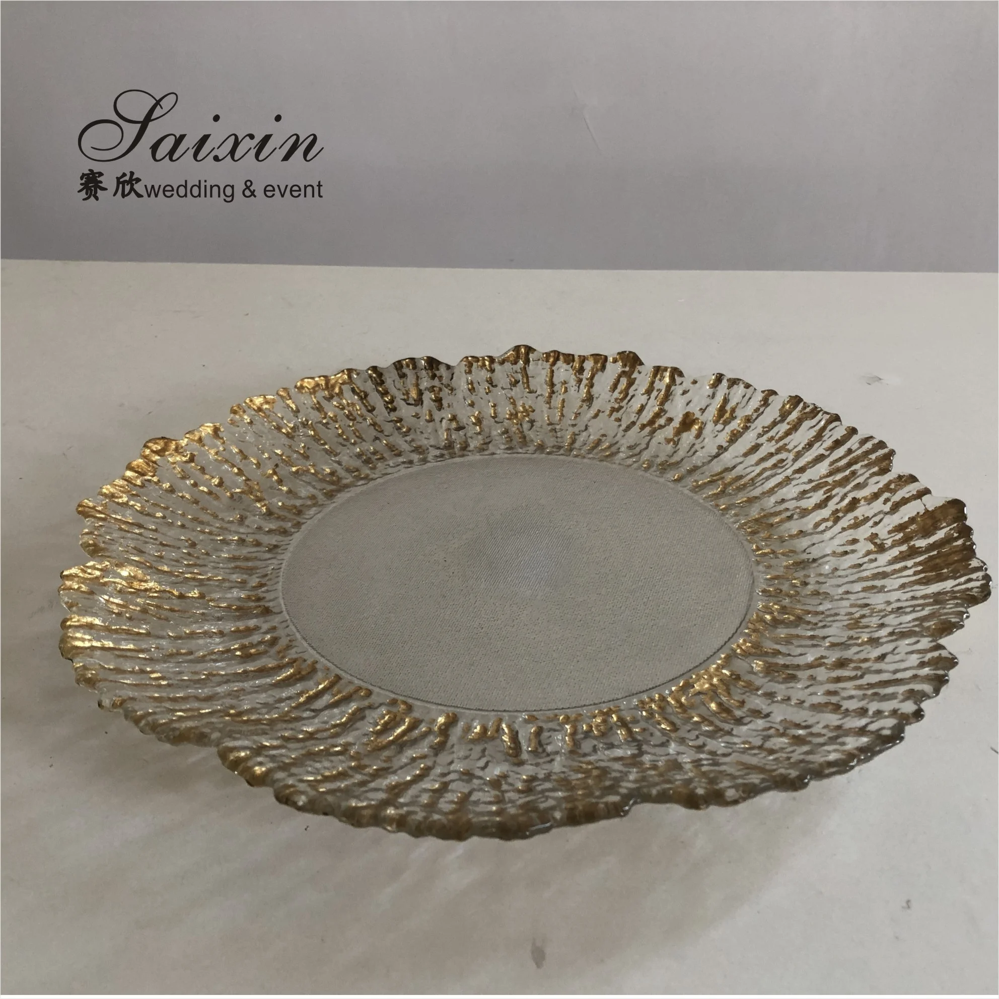 China factory hot sale gold rim glass charger dish for Restaurants