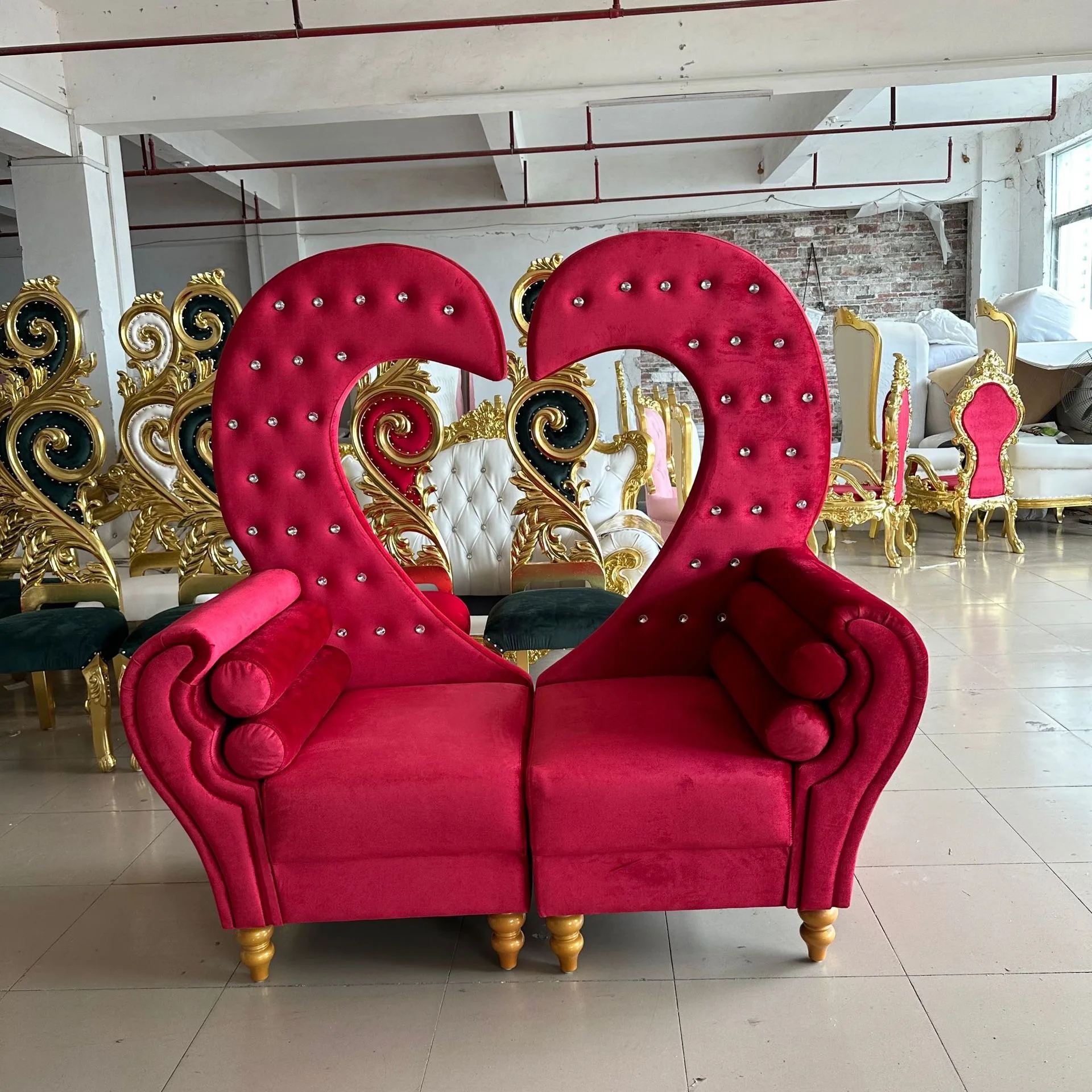 Luxury Princess Prince King Queen Swan Shape Backrest Heart Shaped White Double Loveseat Wedding Throne Chair