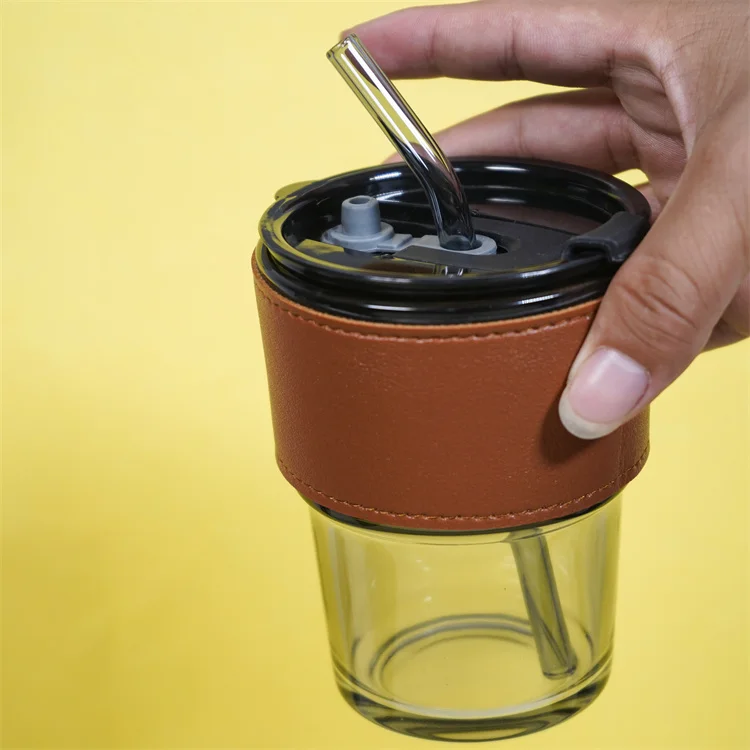 Accept Logo Customized New Design drinking glass coffee cup with straw and lid